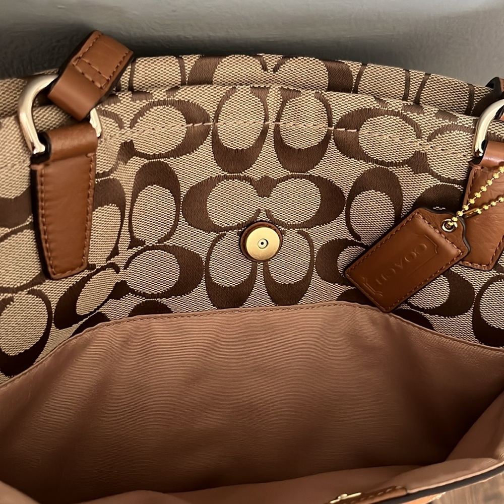 Coach Bag - Picture 3 of 7
